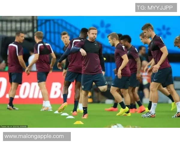 揭秘足球球星背后的按摩师 谁是他们的秘密武器与心灵导师