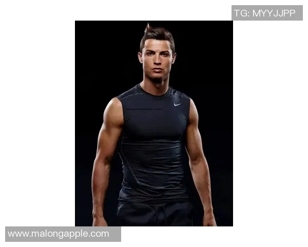 剪足球明星发型，塑造个性时尚魅力，展现球场之外的独特风采